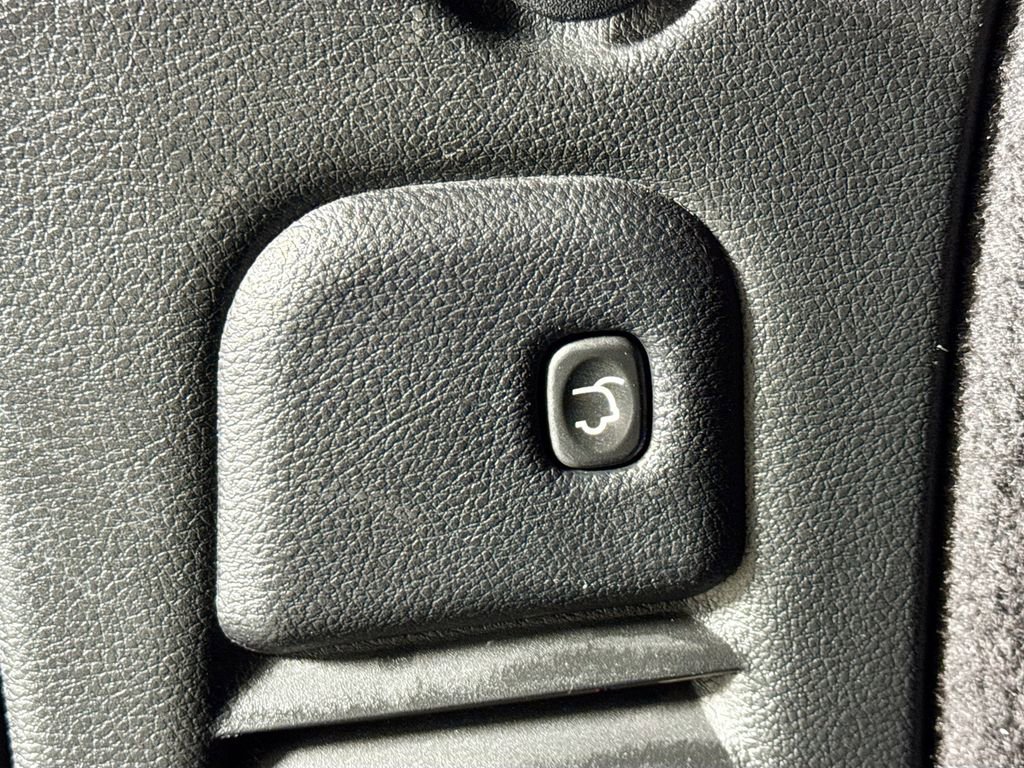 Used 2021 Dodge Durango SRT w/ Technology Group image 33