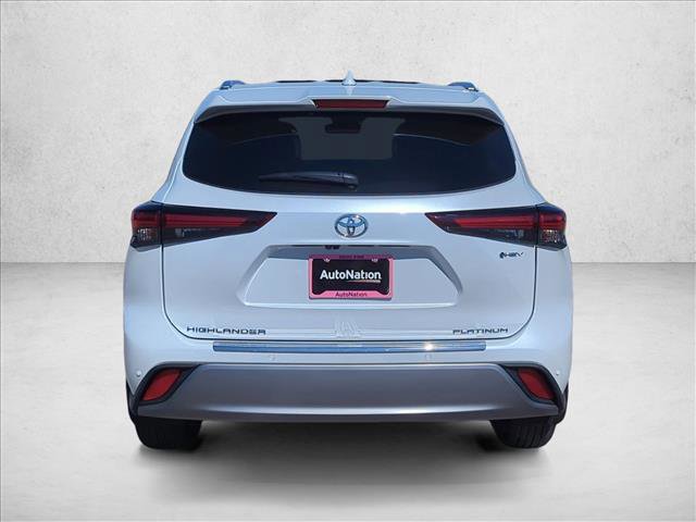 Used 2025 Toyota Highlander Platinum image 8
