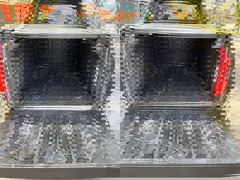 Used 2004 Chevrolet Avalanche 2WD image 22