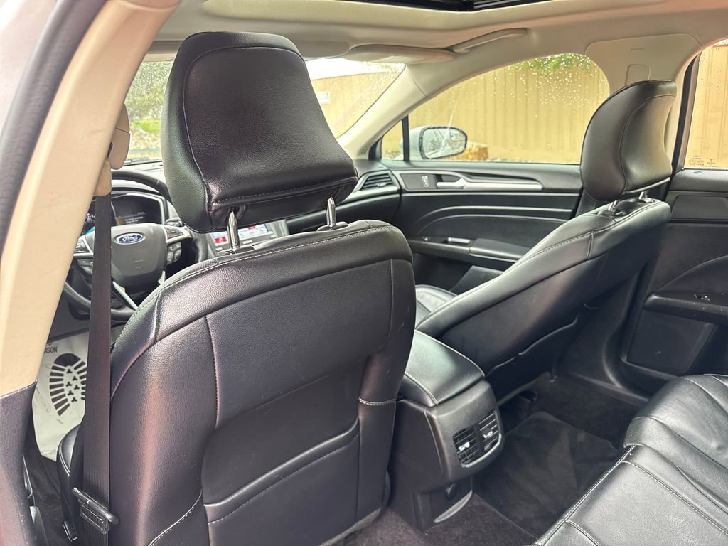 Certified 2017 Ford Fusion SE FWD image 25
