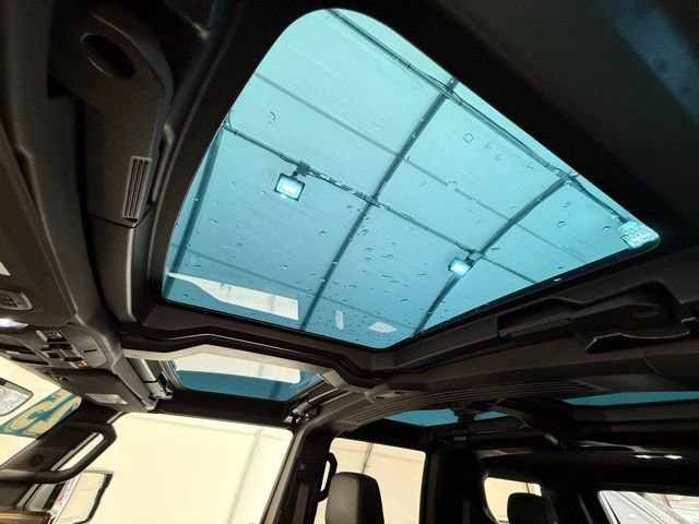 Used 2025 GMC Hummer EV 2X w/ LPO, Roof Cross Rail Package image 42