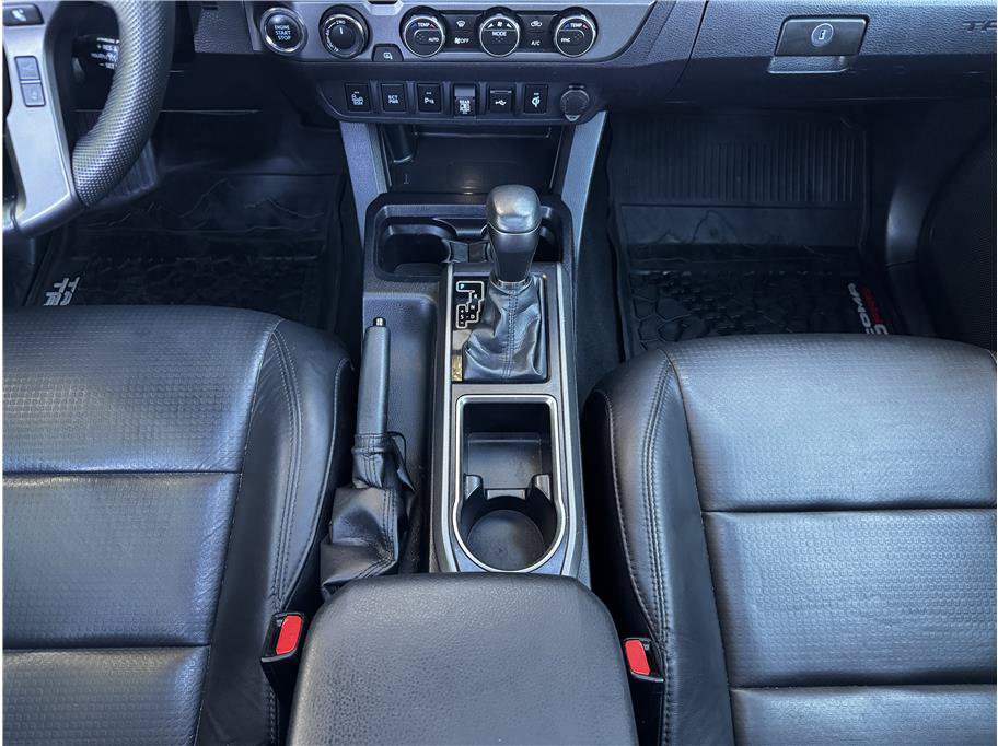 Used 2022 Toyota Tacoma TRD Sport w/ TRD Premium Sport Package AWD/4WD image 26