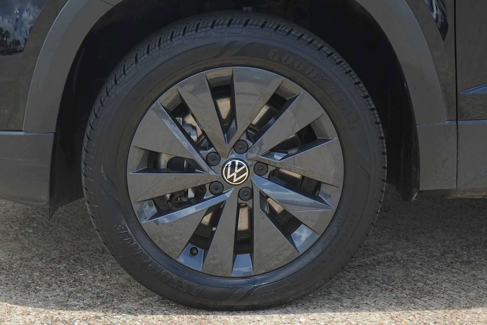 Used 2024 Volkswagen Taos S FWD image 7