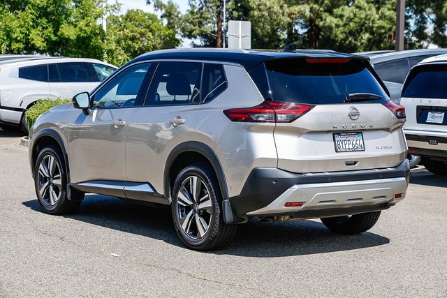 Used 2022 Nissan Rogue Platinum w/ Head-Up Display Package FWD image 2