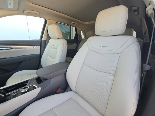 New 2025 Cadillac XT5 Premium Luxury w/ Technology Package image 11