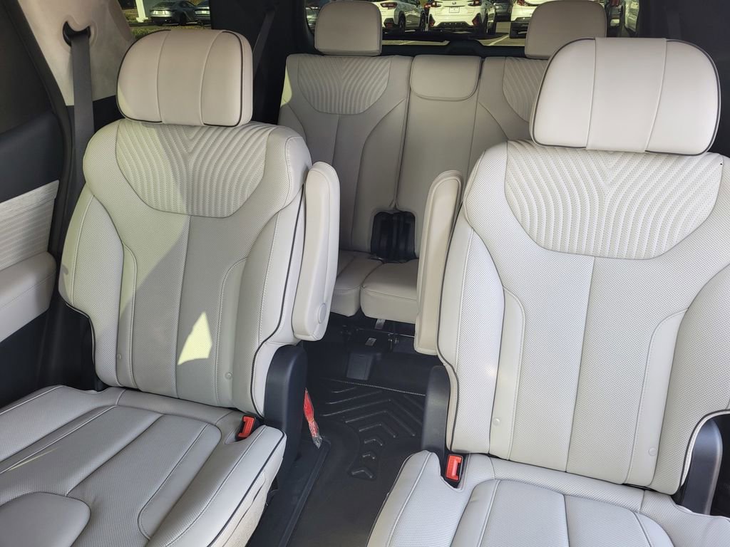 Used 2025 Hyundai Palisade Calligraphy FWD image 10