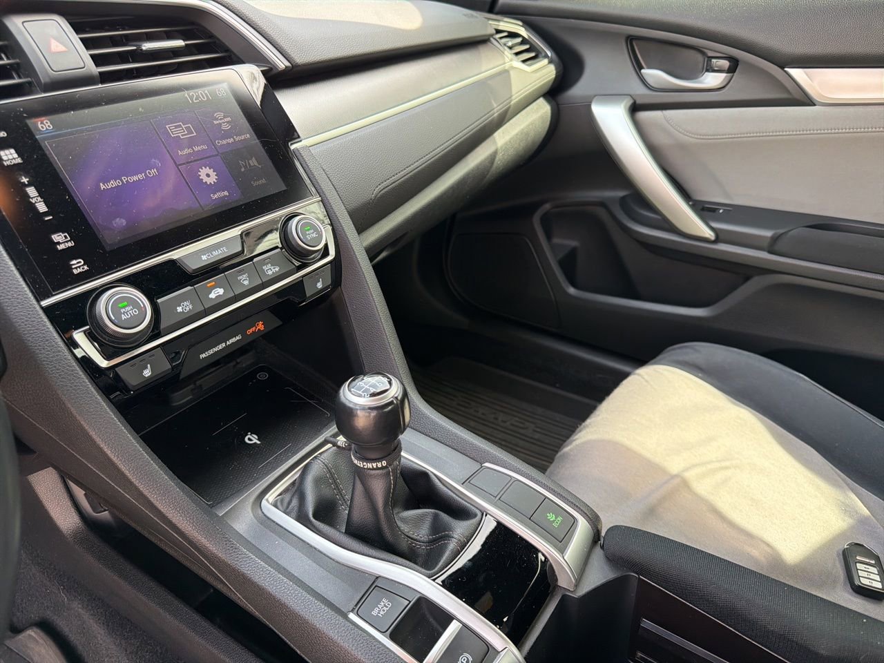 Used 2018 Honda Civic EX-T image 9