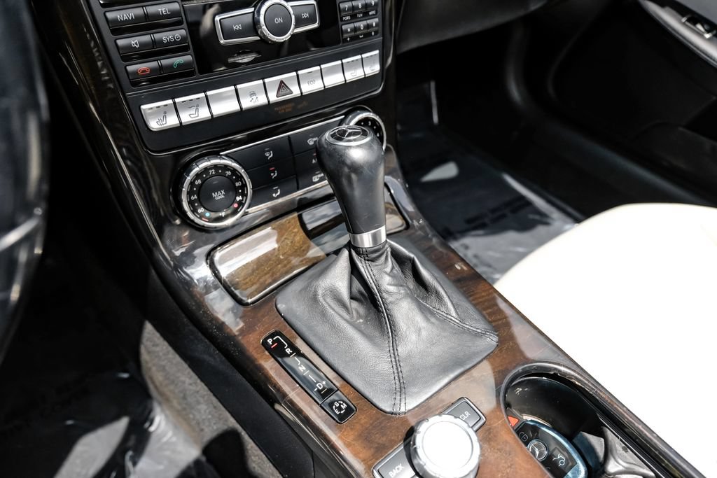 Used 2014 Mercedes-Benz SLK 350 image 18