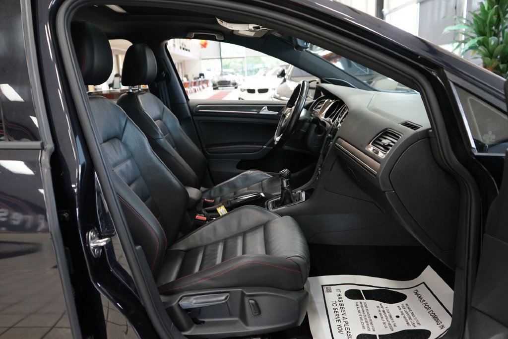 Used 2019 Volkswagen GTI SE FWD image 42