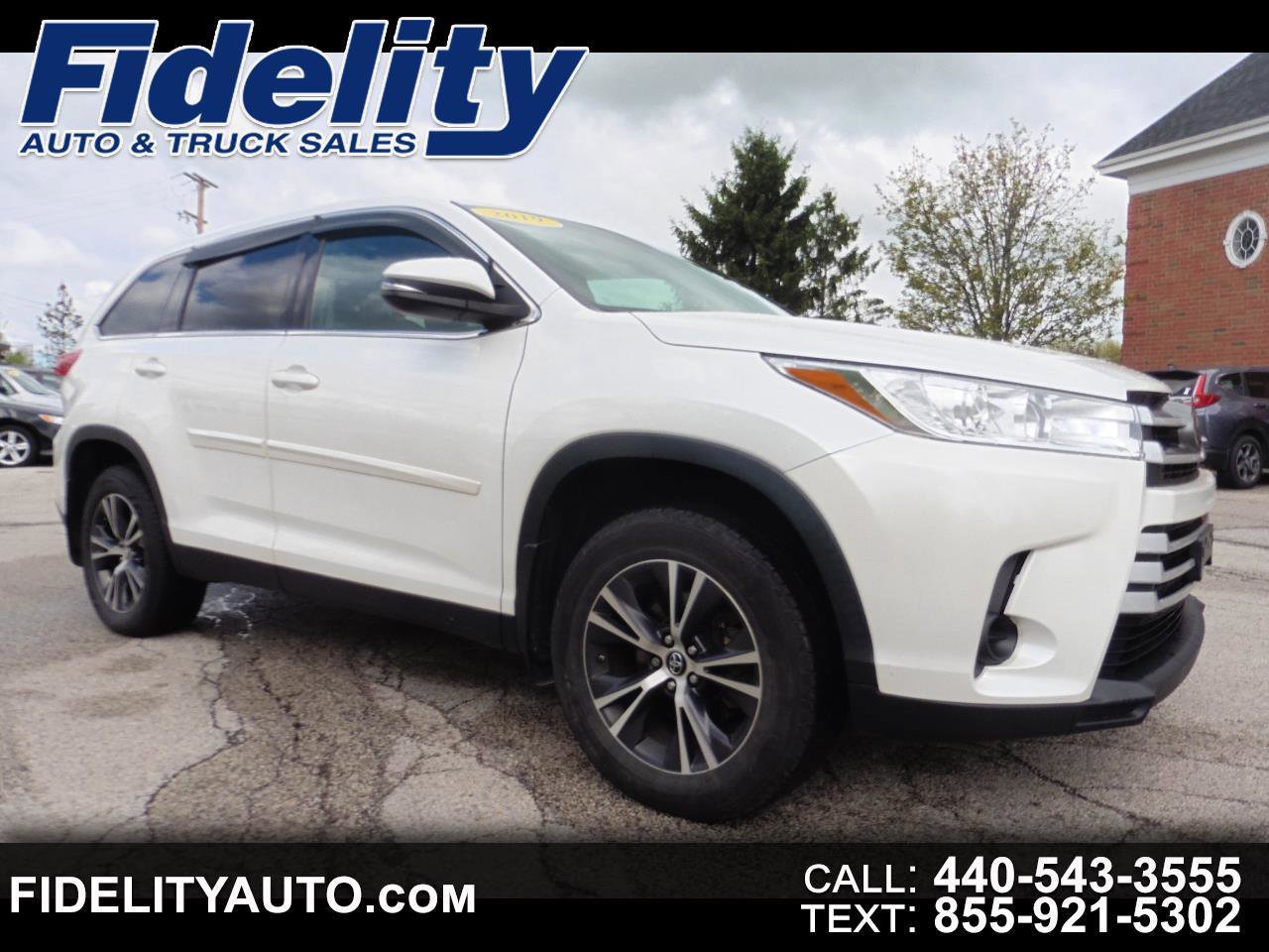 Used 2019 Toyota Highlander LE w/ Protection Package #3 AWD/4WD image 1