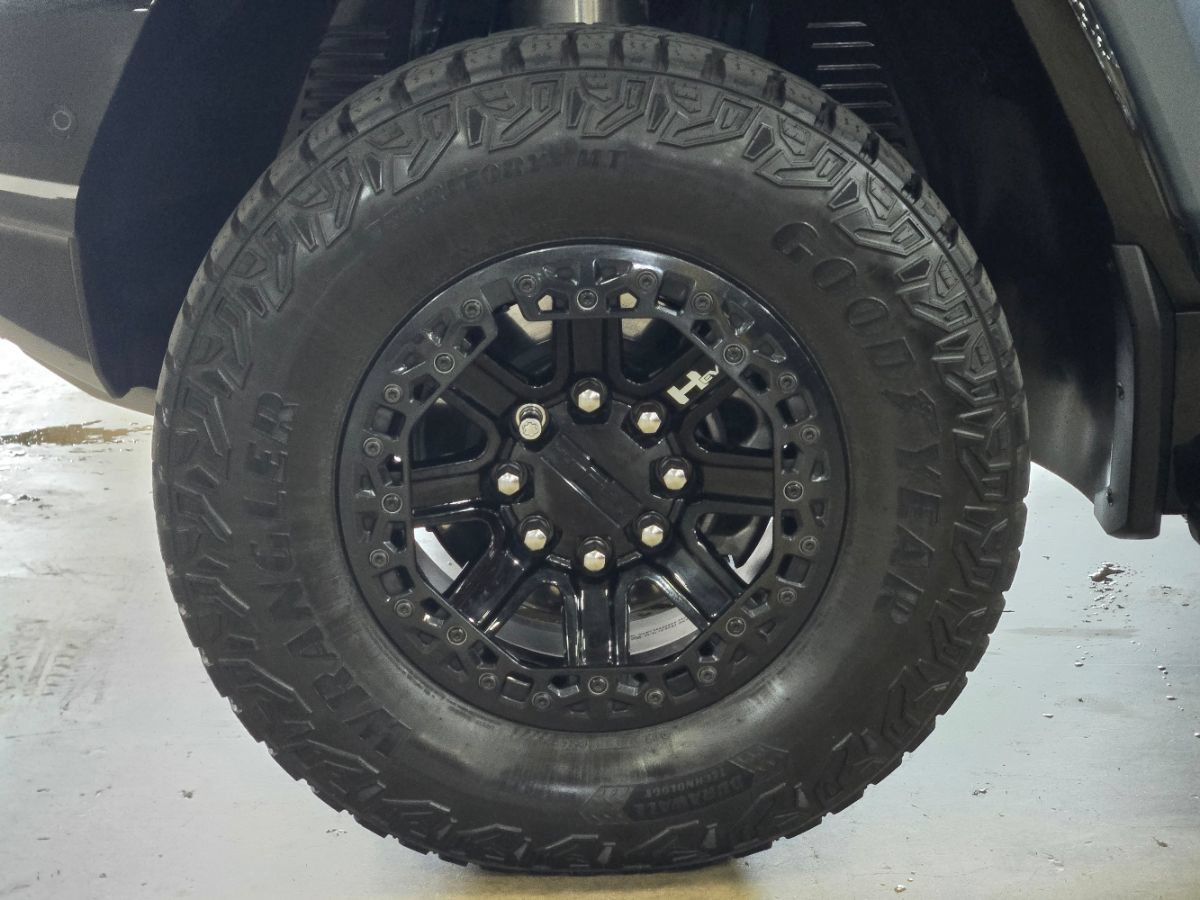 Used 2024 GMC Hummer EV 3X w/ Omega Edition AWD/4WD image 19