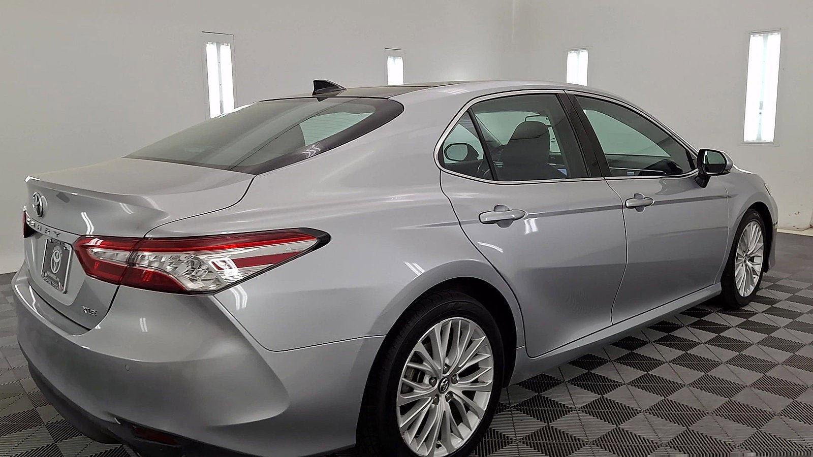 Certified 2018 Toyota Camry XLE w/ Driver Assist Package image 4
