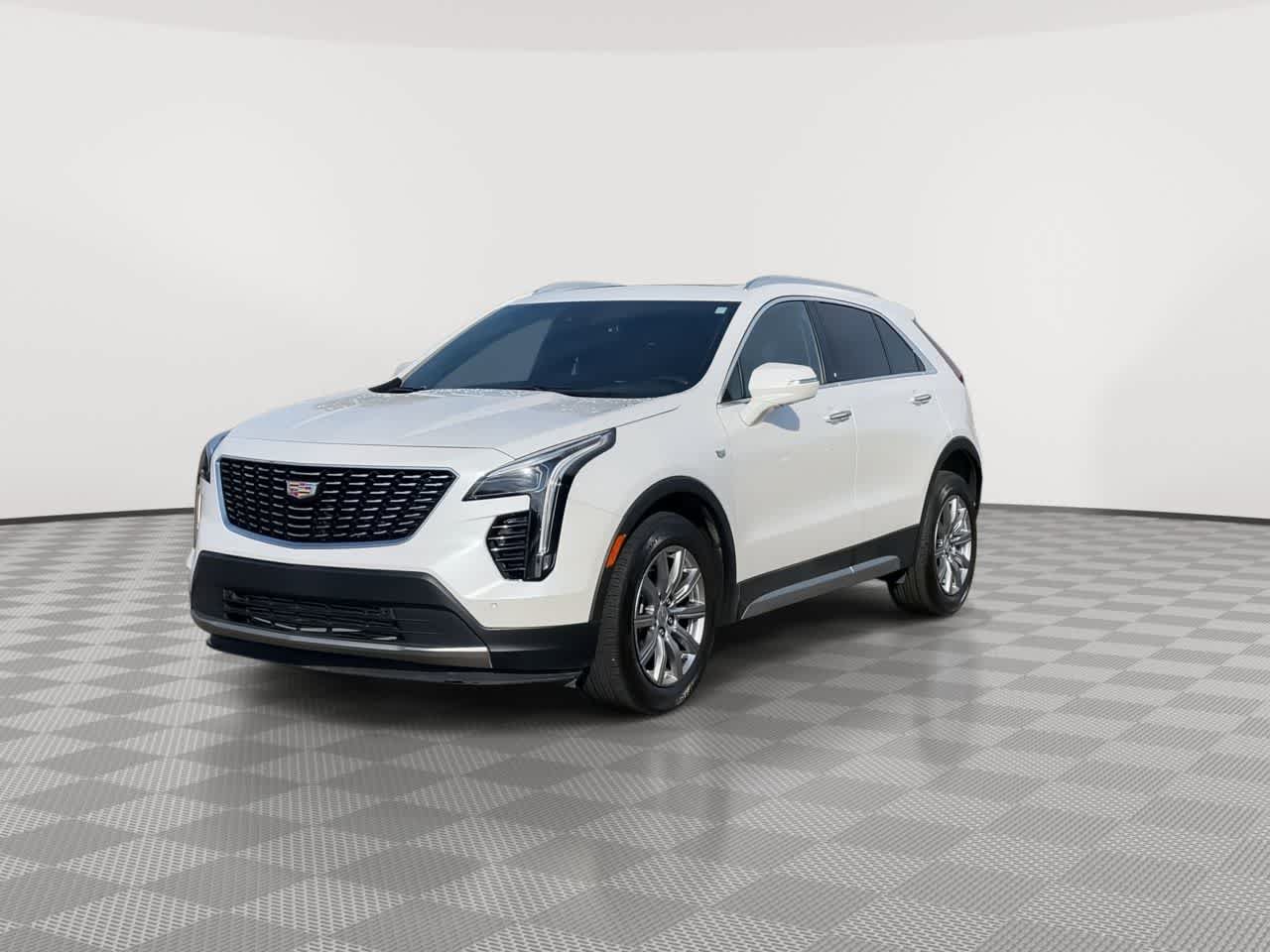 Certified 2023 Cadillac XT4 Premium Luxury w/ Technology Package AWD/4WD image 4