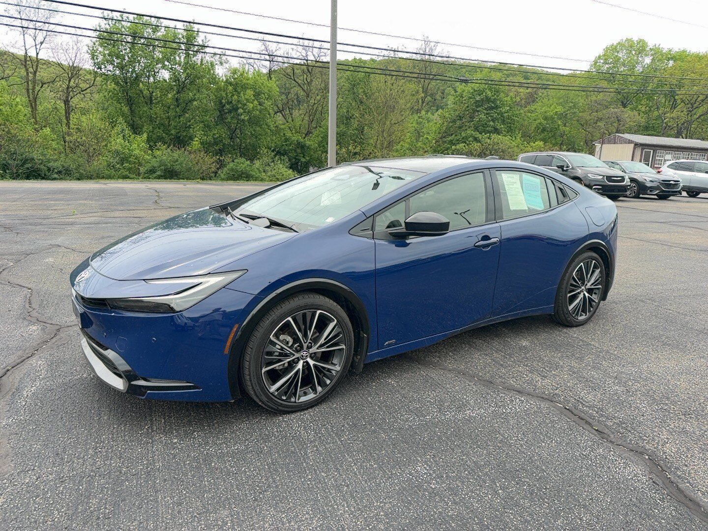 Used 2024 Toyota Prius XLE AWD/4WD image 4