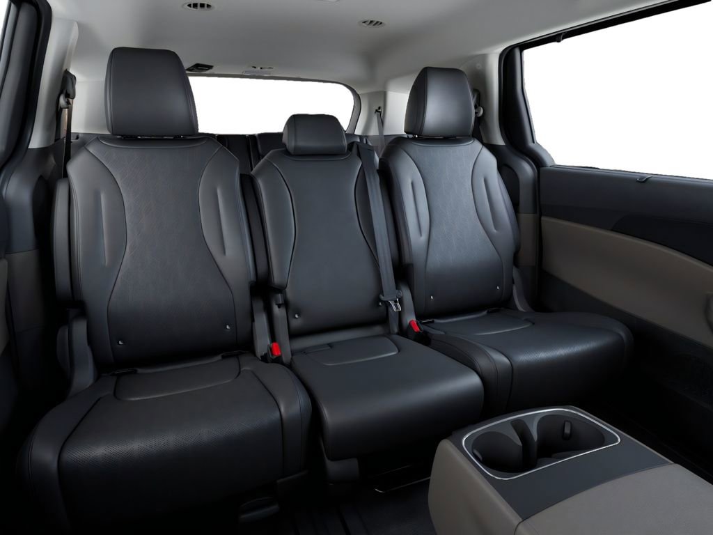 New 2026 Kia Carnival EX FWD image 16