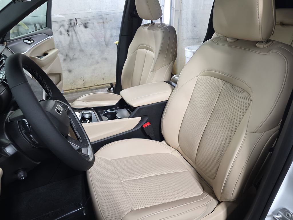 Used 2025 Jeep Grand Cherokee Limited w/ Luxury Tech Group II image 15