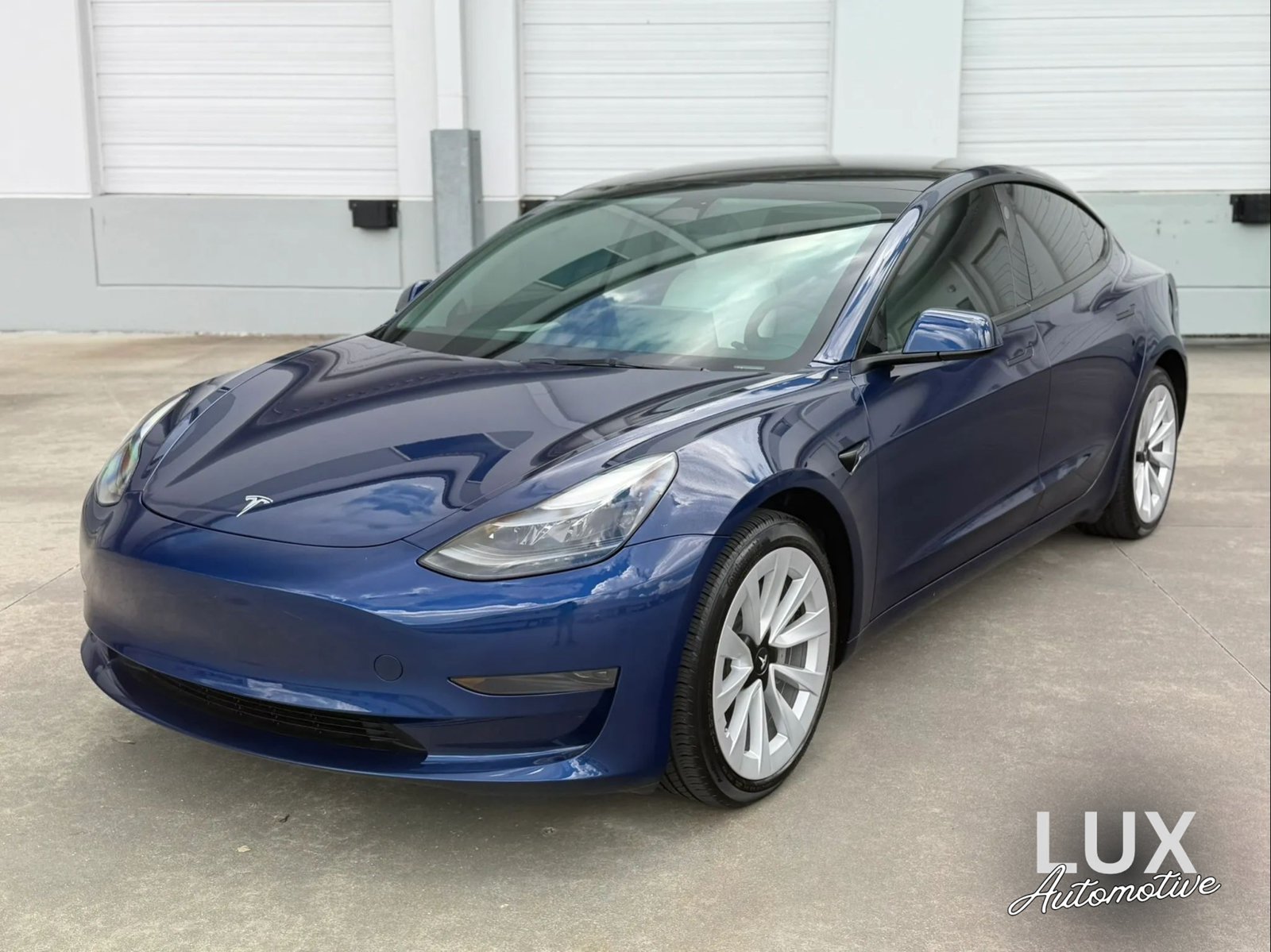 Used 2023 Tesla Model 3 Standard Range RWD image 1