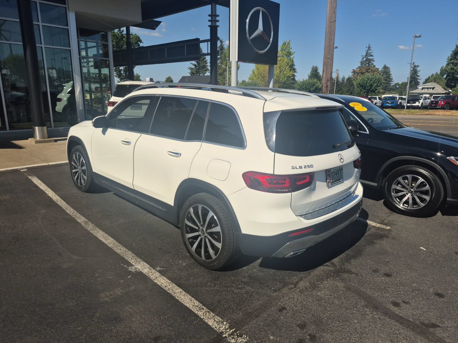 Certified 2021 Mercedes-Benz GLB 250 4MATIC image 3