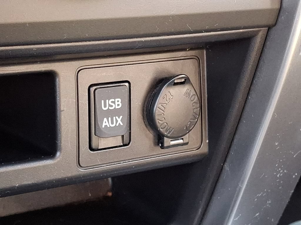Used 2018 Toyota 4Runner SR5 AWD/4WD image 27