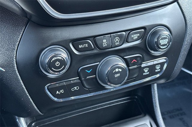 Used 2020 Jeep Cherokee Latitude image 30