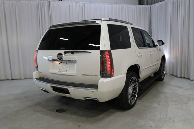 Used 2013 Cadillac Escalade Premium image 24