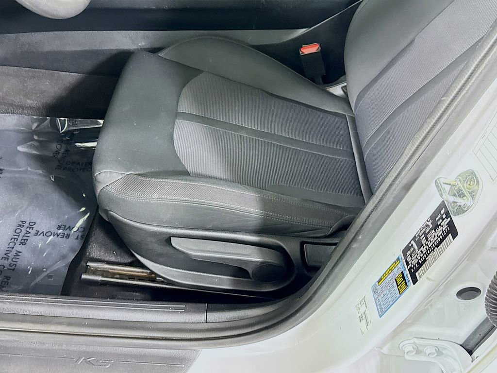 Used 2022 Kia K5 LXS image 22