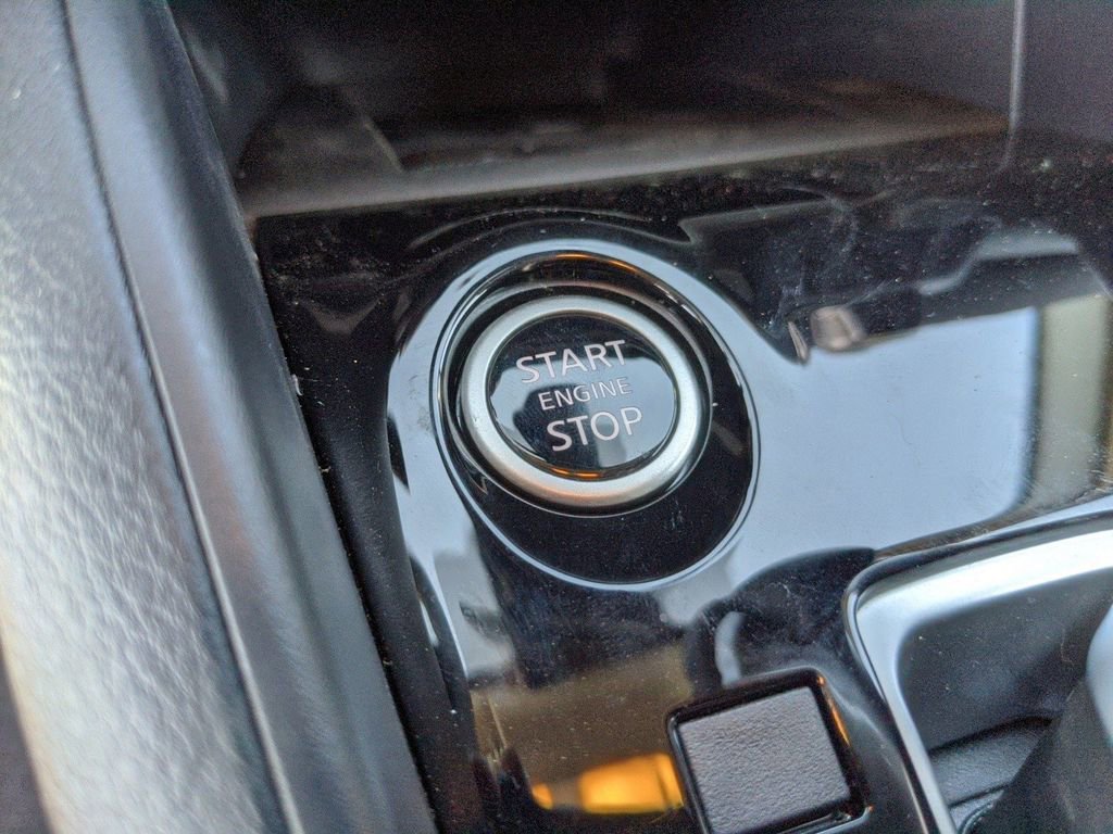 New 2025 Nissan Versa SR w/ Trunk Package image 22