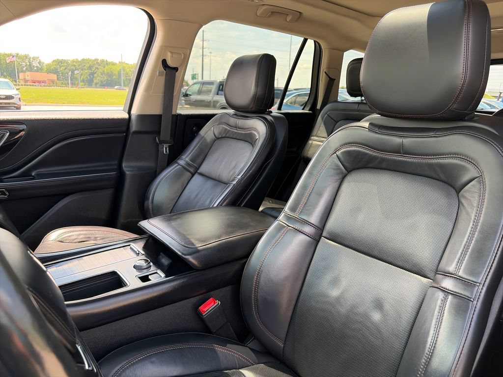 Used 2020 Lincoln Aviator Reserve w/ Equipment Group 201A AWD/4WD image 17