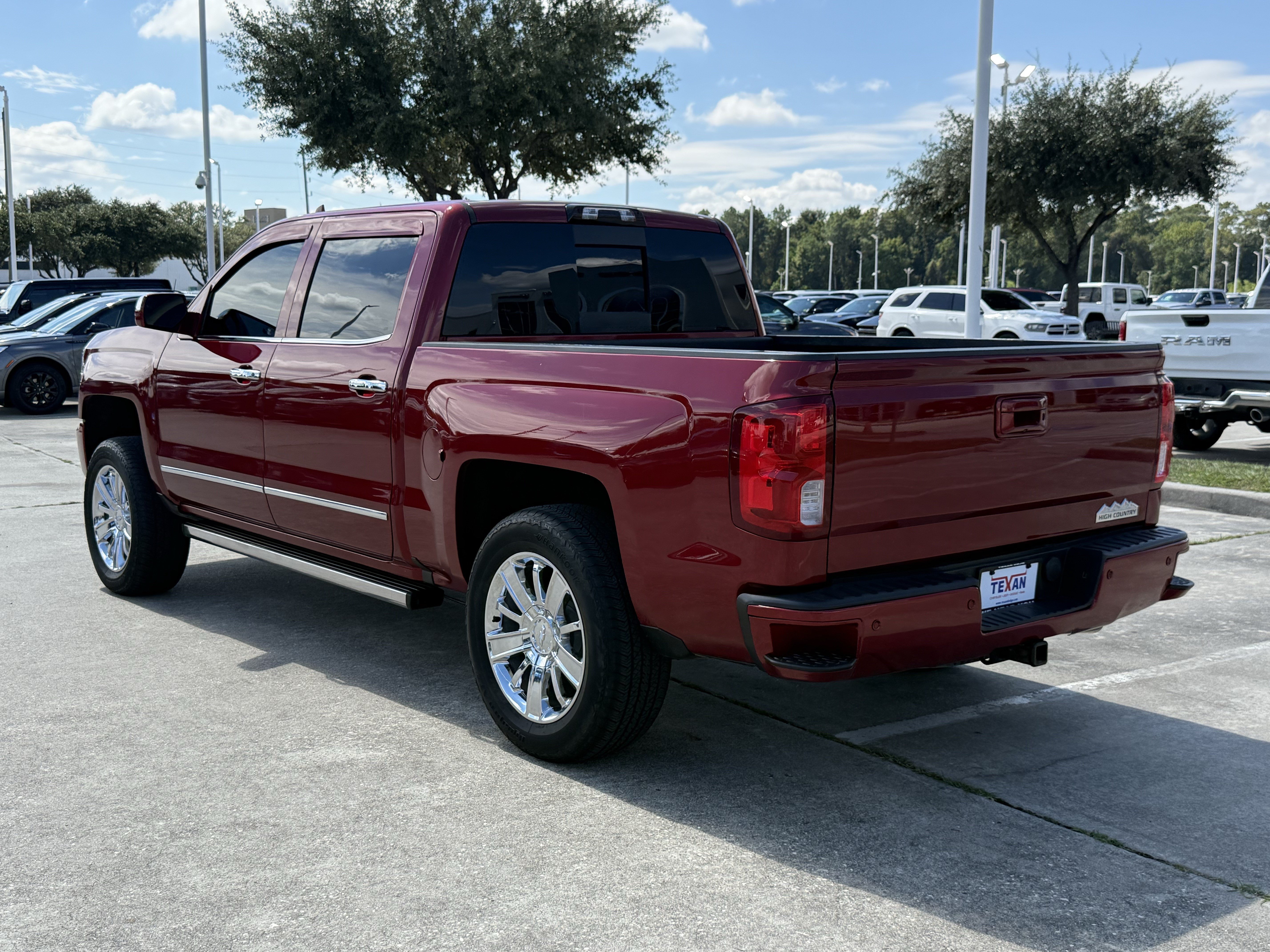 Used 2018 Chevrolet Silverado 1500 High Country AWD/4WD image 7