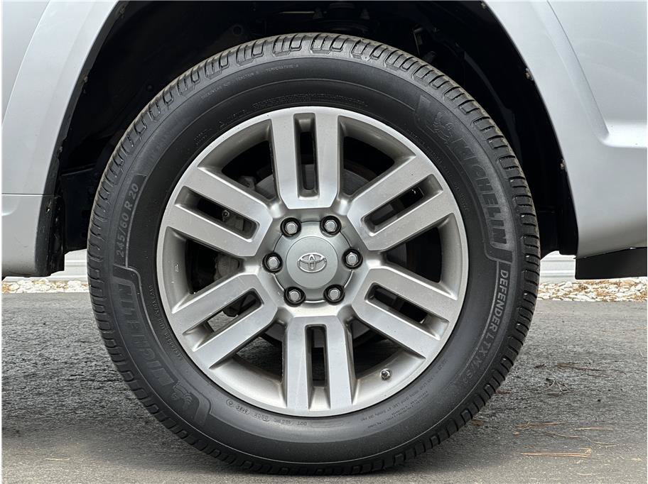 Used 2011 Toyota 4Runner Limited AWD/4WD image 33