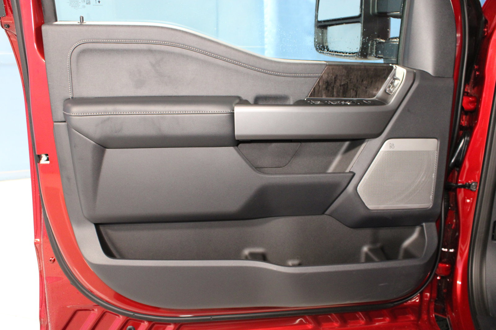 New 2025 Ford F350 Lariat w/ Lariat Ultimate Package image 4