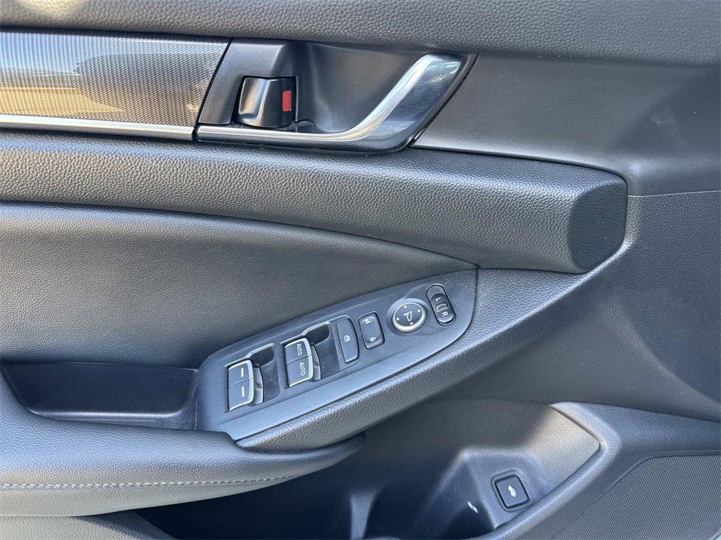 Used 2022 Honda Accord Sport image 19