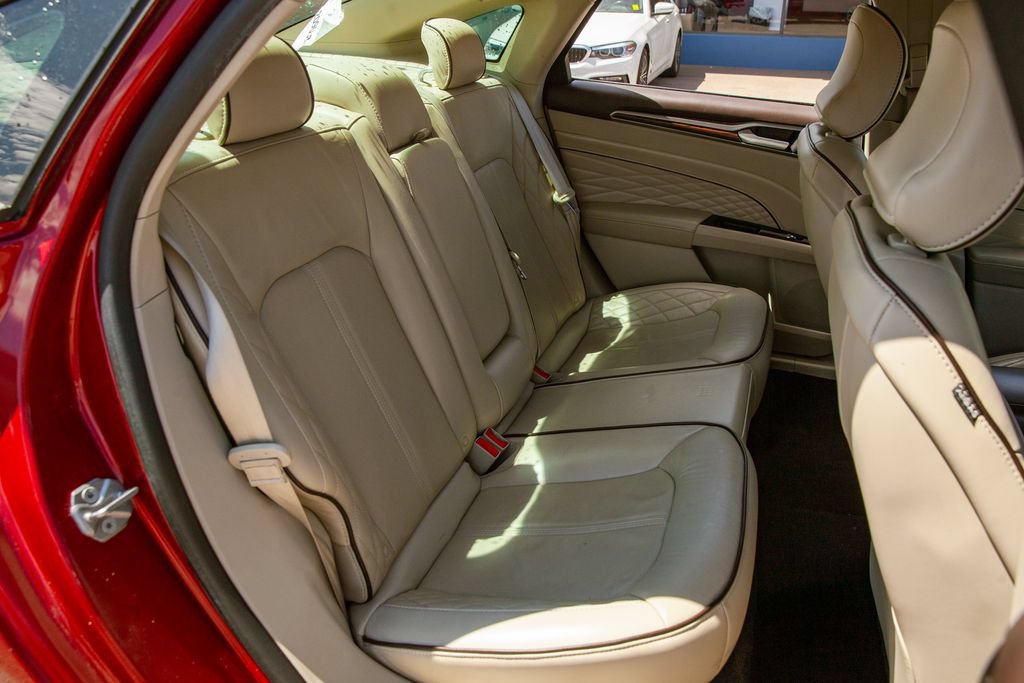 Used 2018 Ford Fusion Platinum FWD image 12