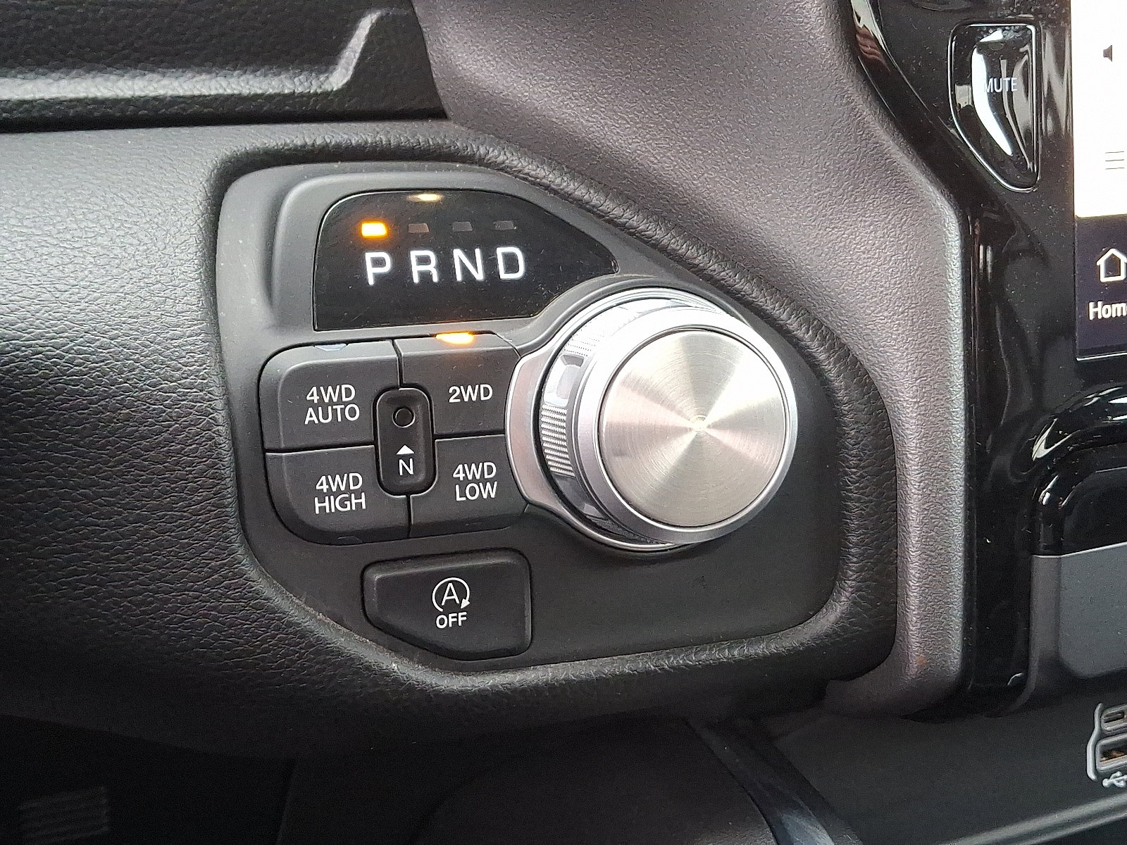 Used 2025 RAM 1500 Laramie image 14