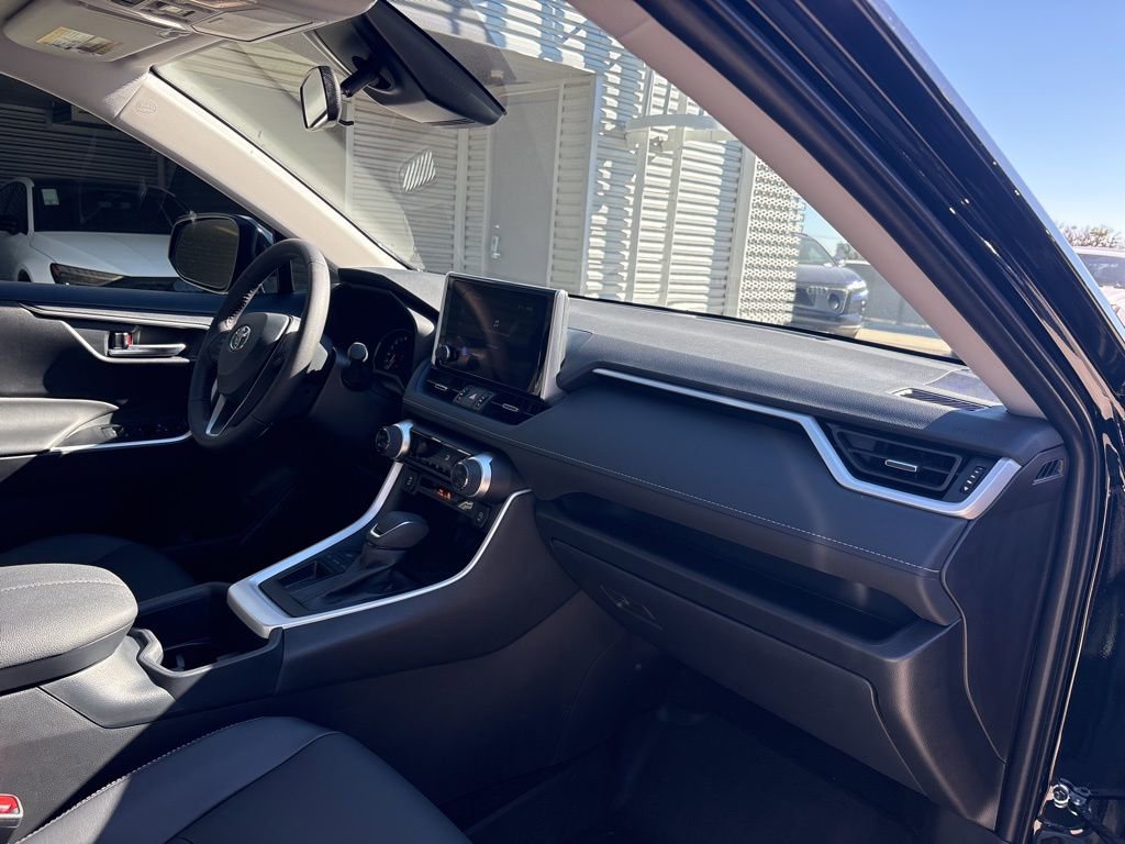 Used 2025 Toyota RAV4 XLE Premium image 15