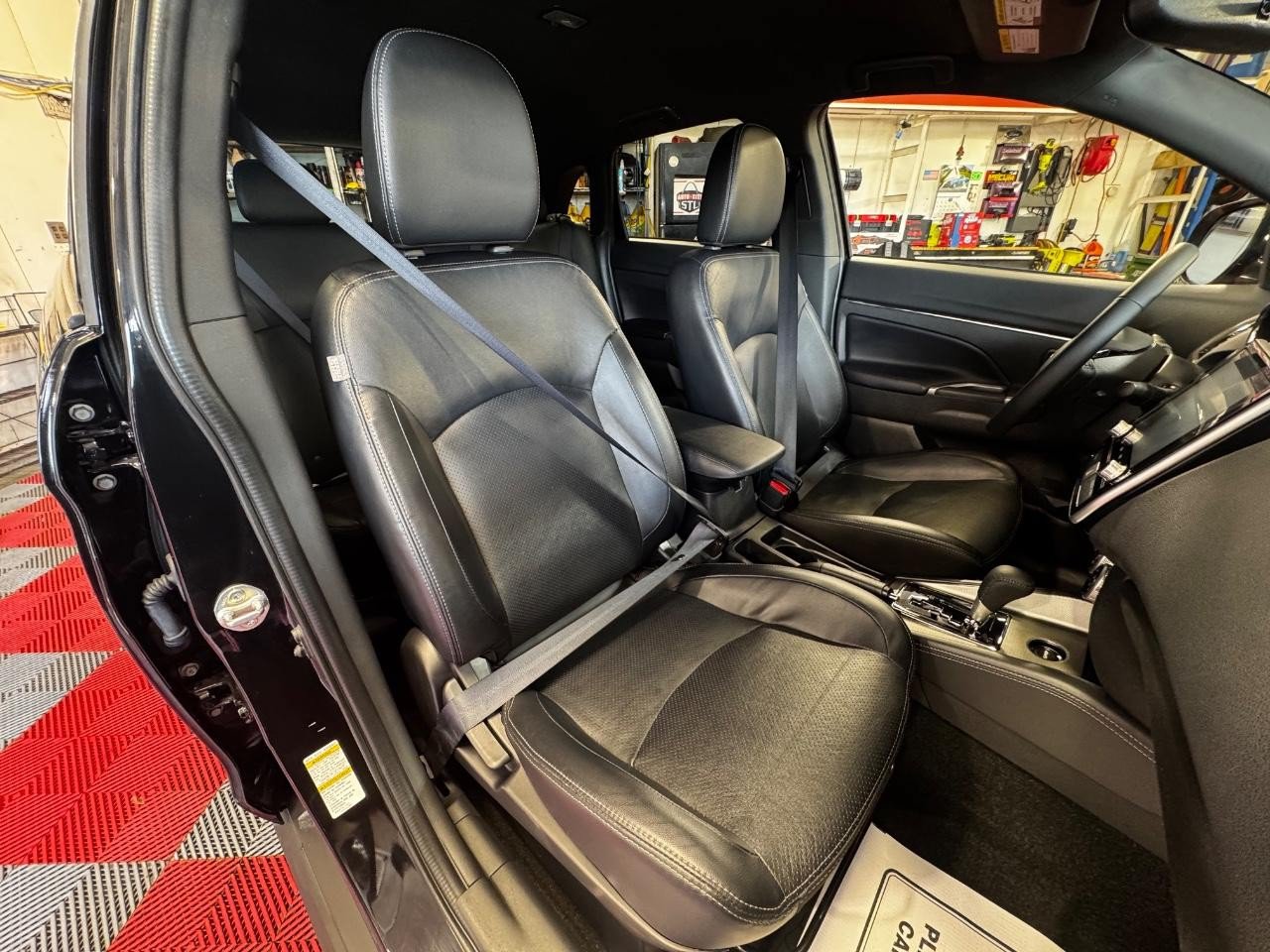 Used 2024 Mitsubishi Outlander Sport SEL AWD/4WD image 9