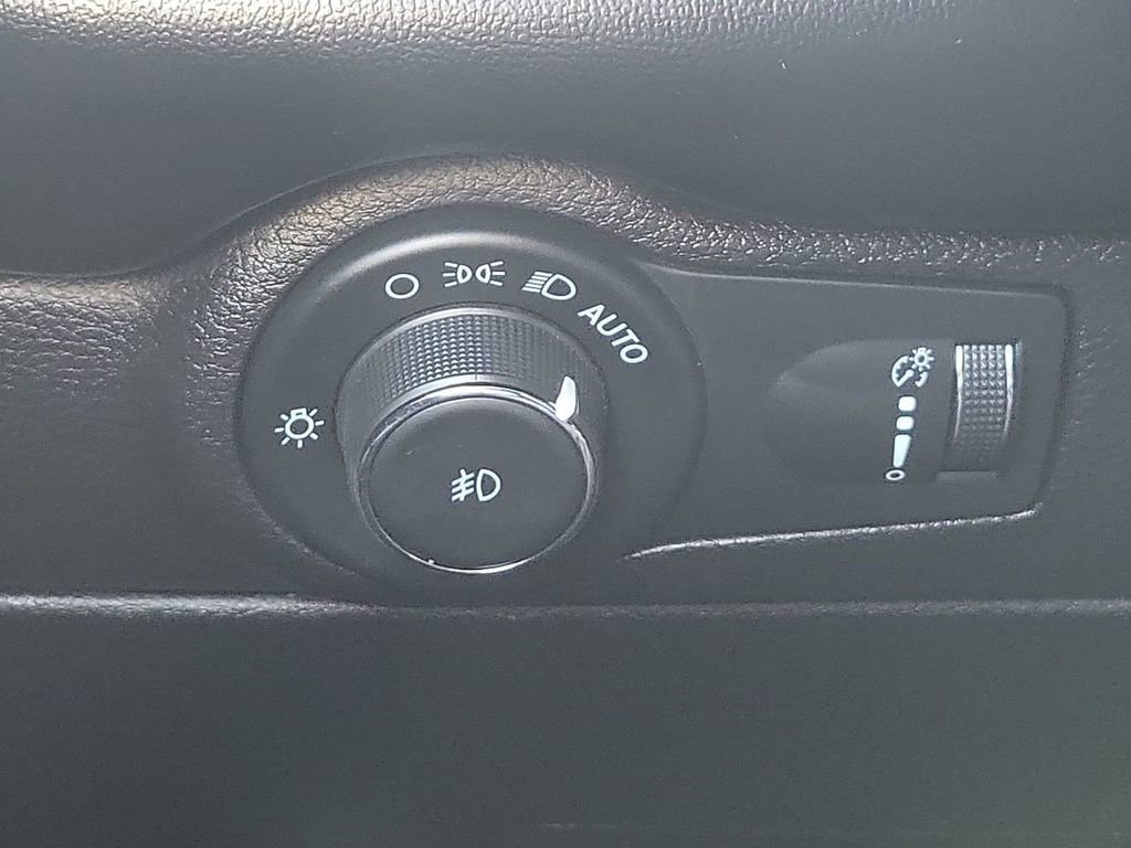 Used 2021 Dodge Durango SXT image 24