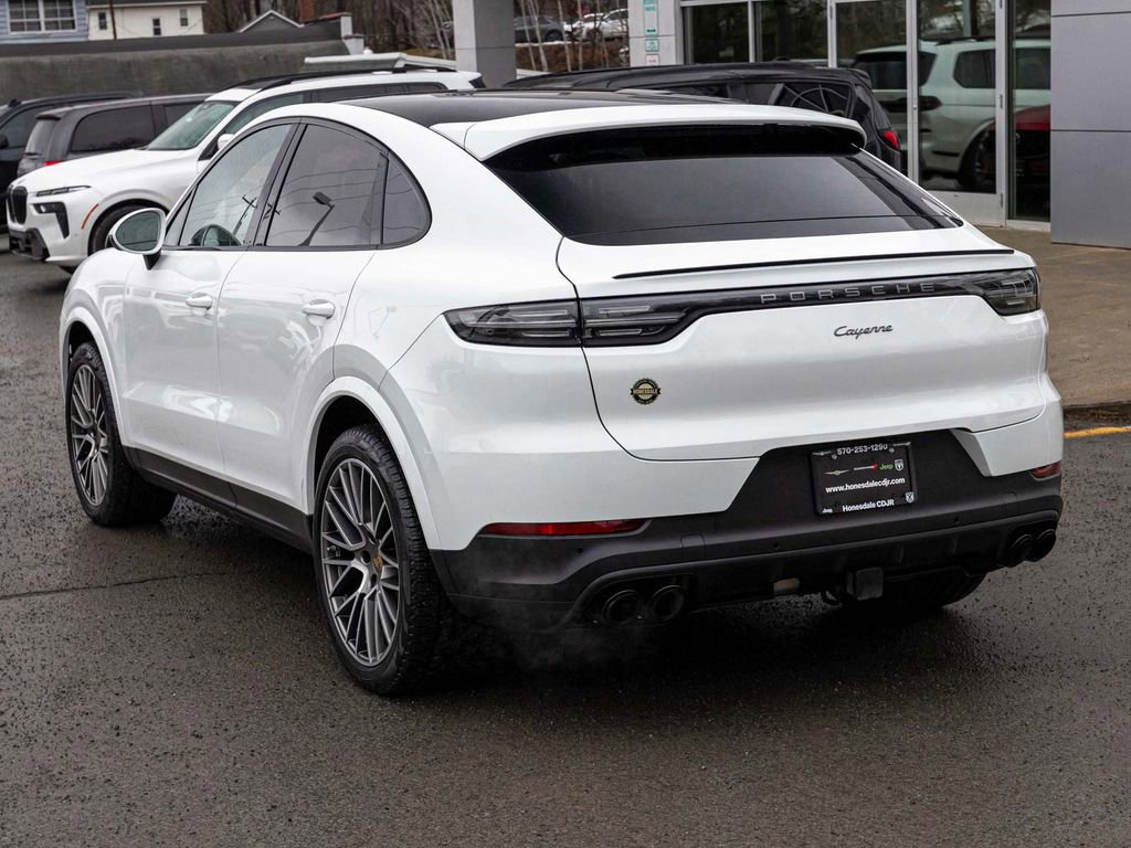 Used 2023 Porsche Cayenne Platinum Edition image 6