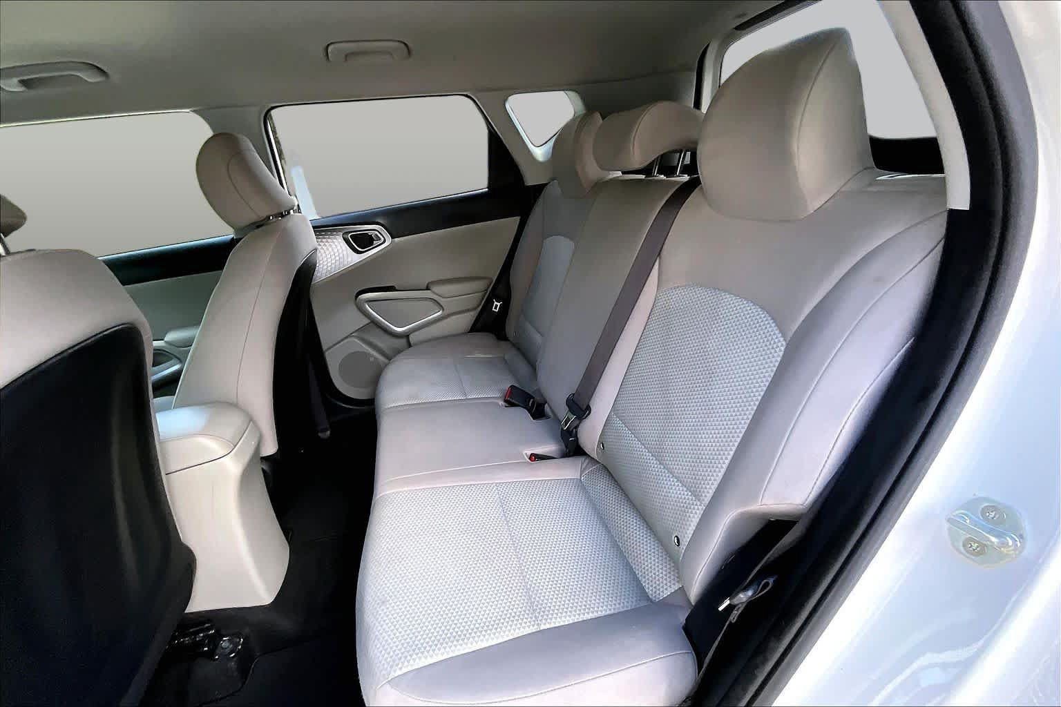 Used 2020 Kia Soul LX FWD image 20