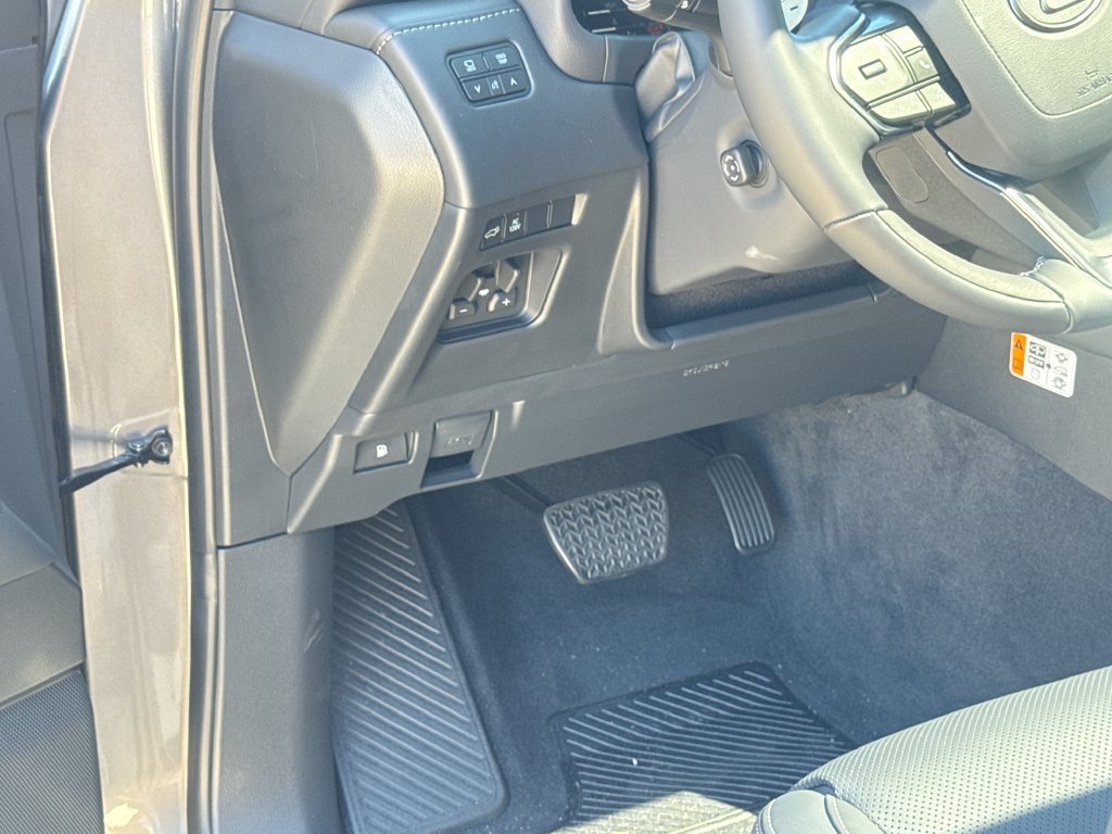 New 2026 Lexus LX 700h Luxury AWD/4WD image 17