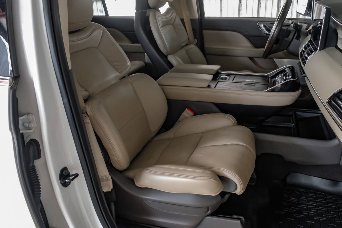 Used 2022 Lincoln Navigator L Reserve AWD/4WD image 31