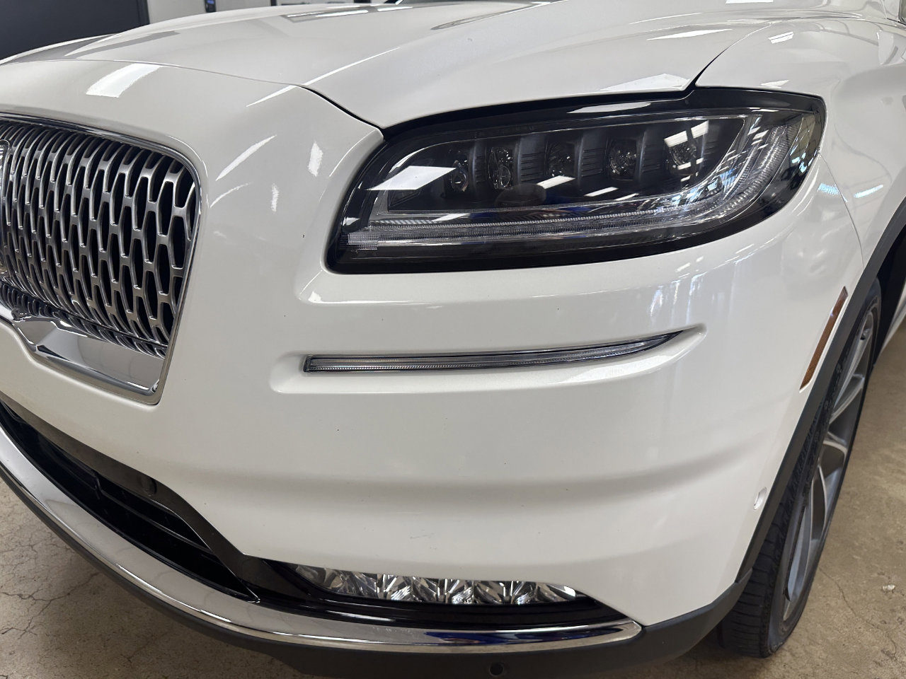 Used 2023 Lincoln Nautilus Reserve w/ Equipment Group 202A image 6