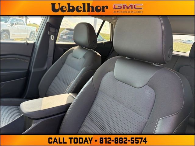 Used 2025 Chevrolet Trax LT w/ Driver Confidence Package image 22