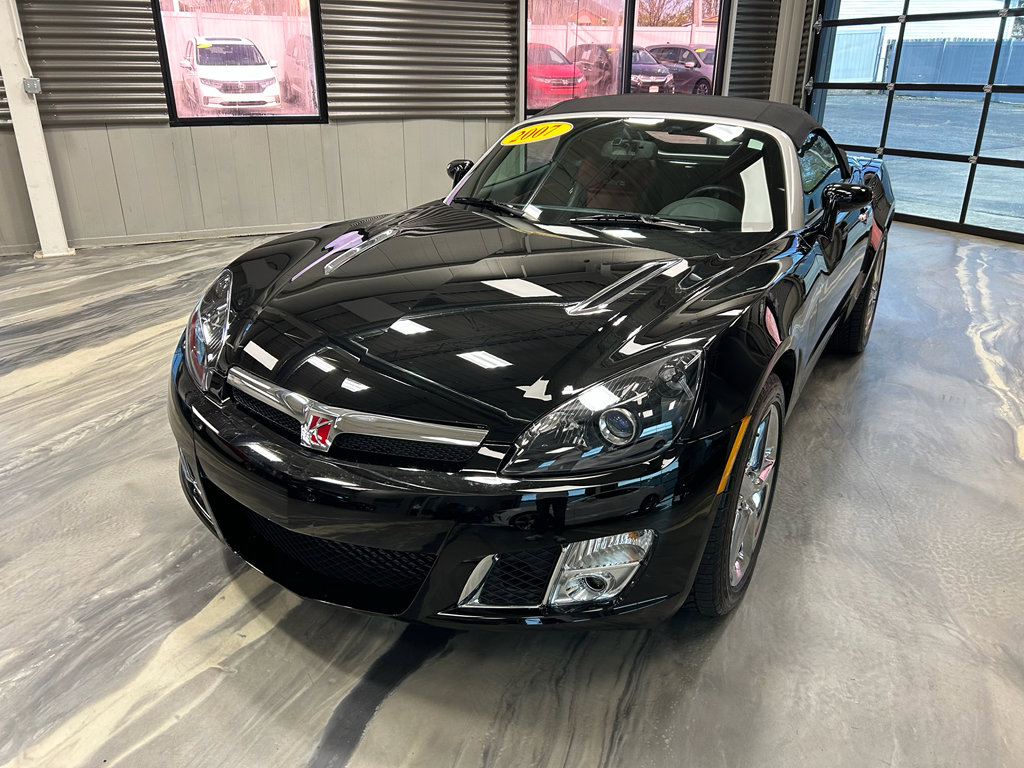 Used 2007 Saturn Sky Red Line image 2