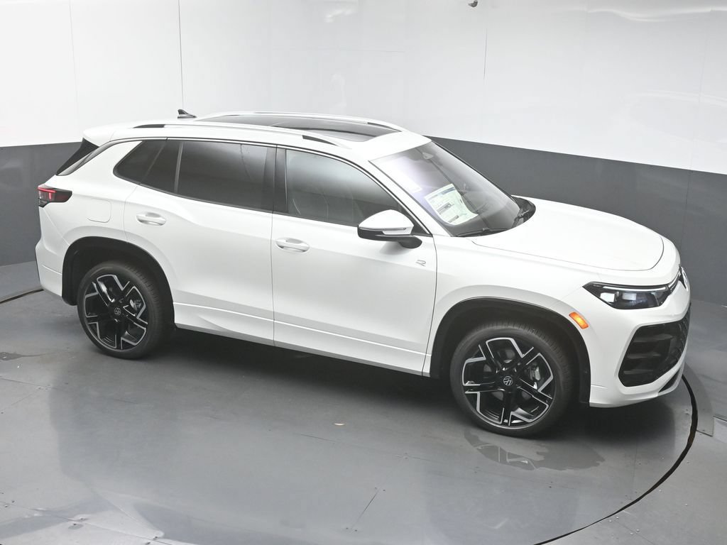 New 2026 Volkswagen Tiguan SEL R-Line AWD/4WD image 42