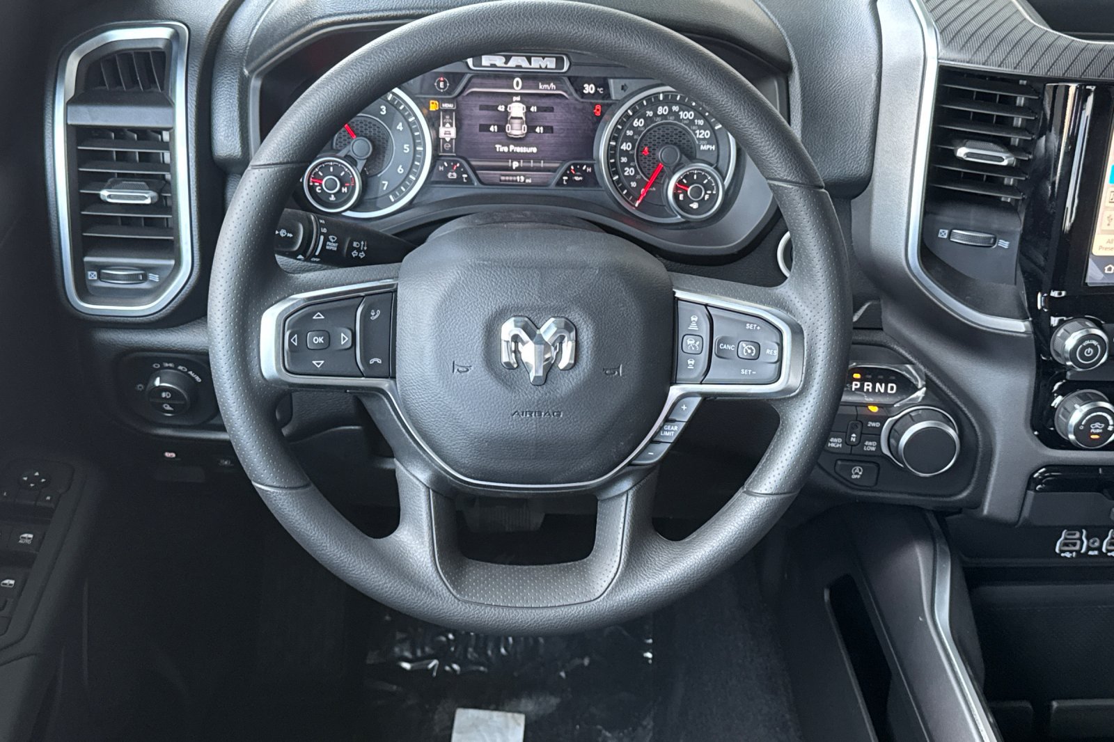 New 2026 RAM 1500 Express AWD/4WD image 13