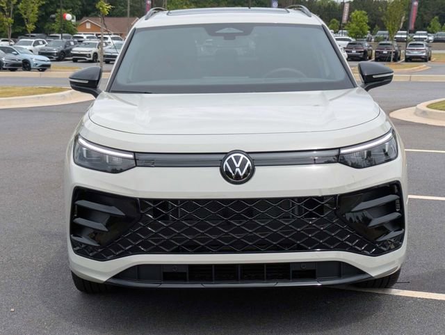 New 2026 Volkswagen Tiguan SE R-Line FWD image 9