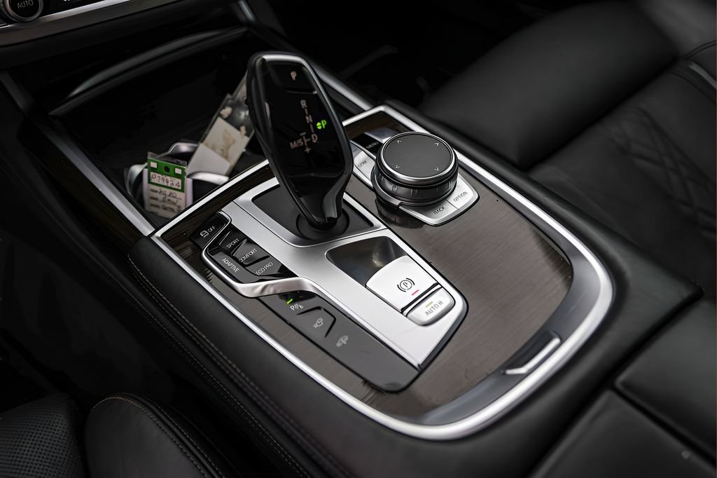 Used 2020 BMW 740i RWD image 23