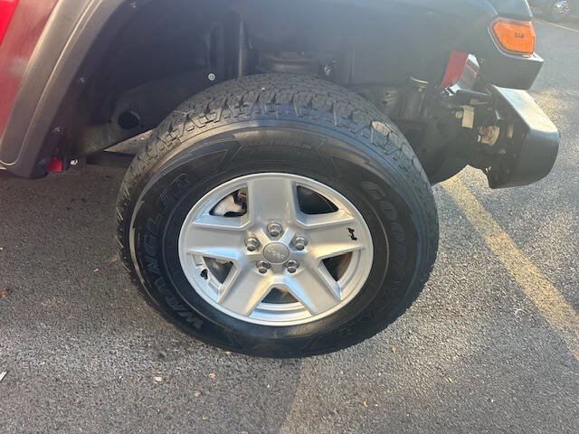 Used 2018 Jeep Wrangler Unlimited Sport image 24
