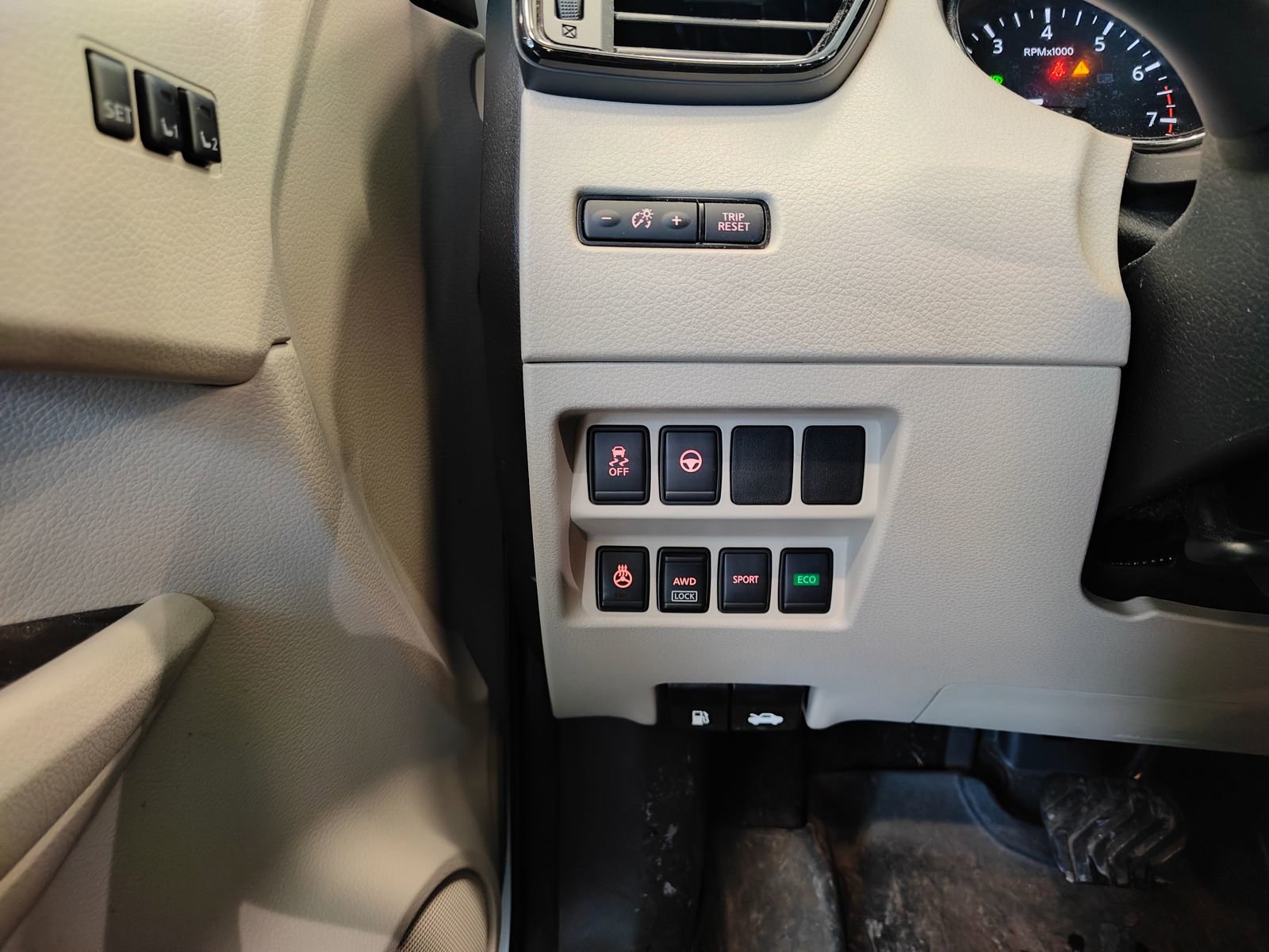 Used 2020 Nissan Rogue Sport SL w/ Premium Package image 14